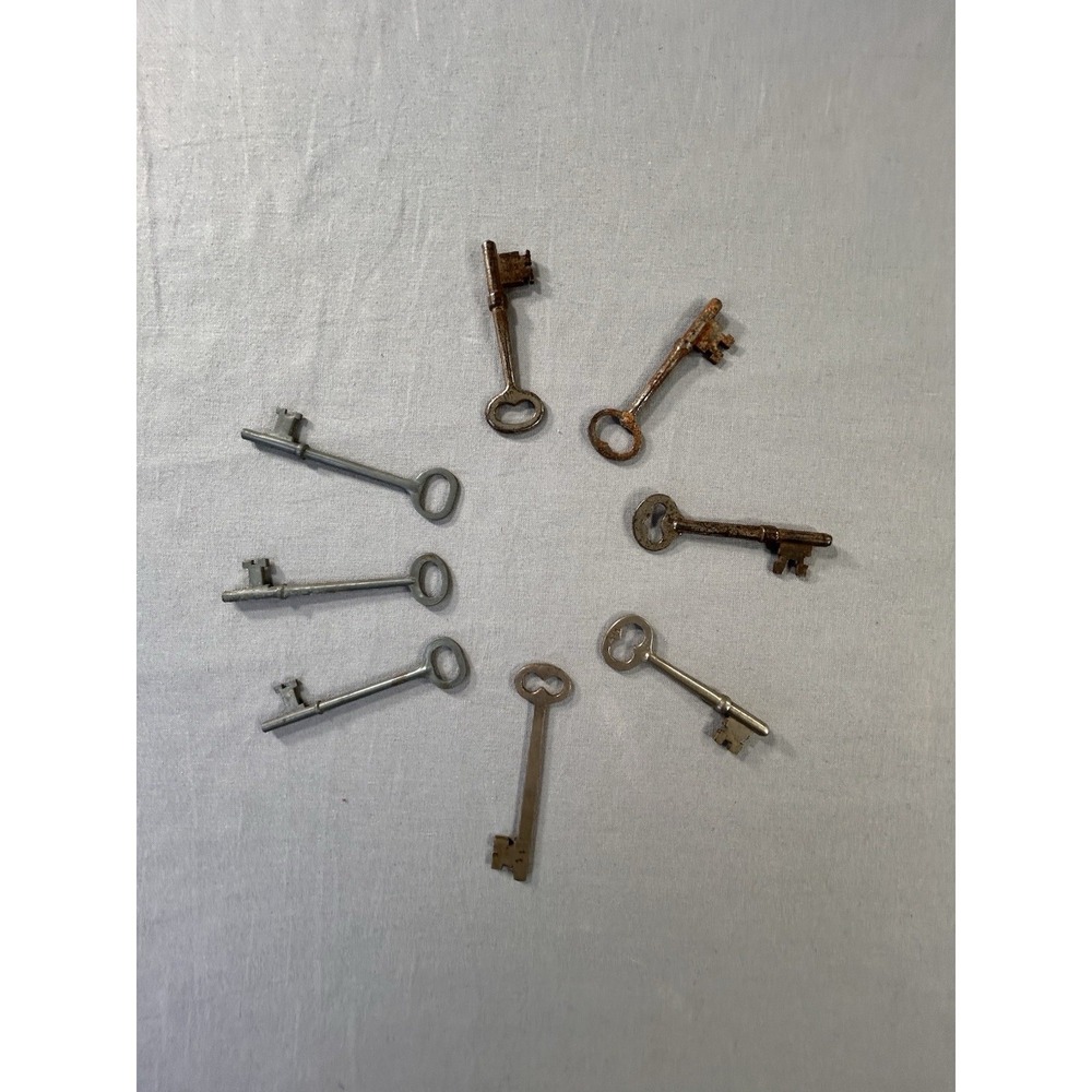 Vintage Skeleton Key 2 5/8" - 3 1/4" Metal Lot Of 8 Crafting Arts Collectible